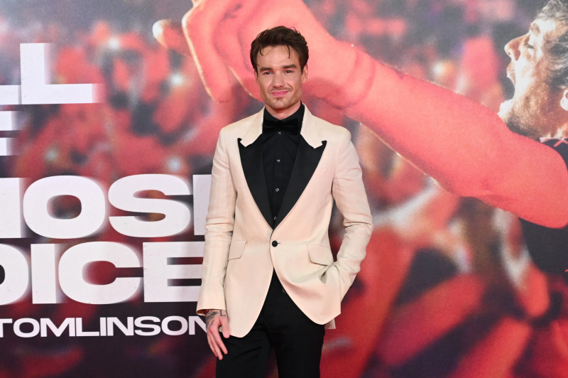 A ligação de Liam Payne para o 911 revela que o cantor estava supostamente 'usado de drogas e álcool' antes de sua morte
